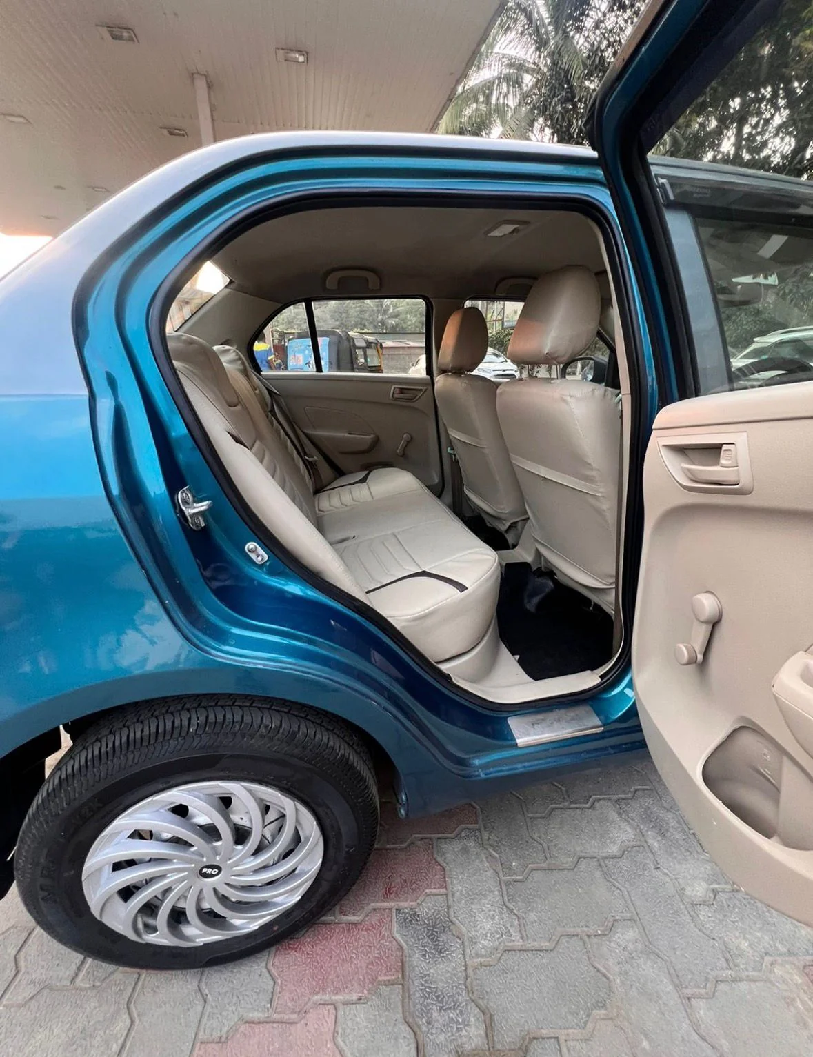 Maruti Suzuki Swift - Thumbnail 10